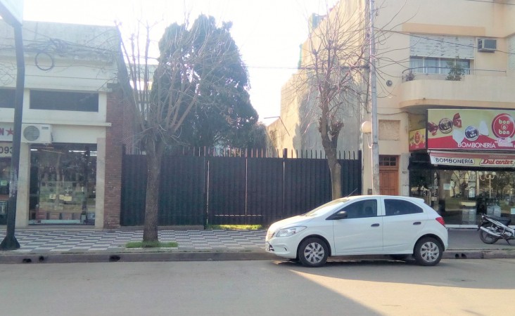 LOTE CÉNTRICO FRENTE A PLAZA RIVADAVIA