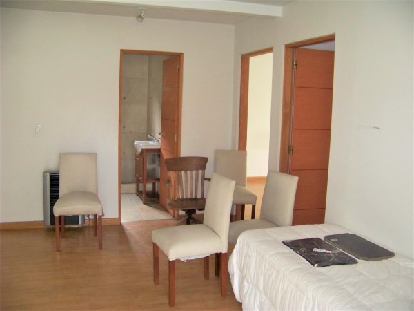 CASA DE 2 DORMITORIOS EN BARRIO LA FERIA - EN VENTA