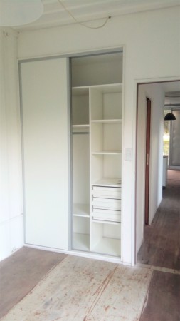 CASA DE 1 DORMITORIO FRENTE AL GOLF - EN VENTA