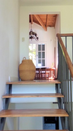 CASA DE 4 DORMITORIOS  CON AMPLIO JARDIN - EN VENTA