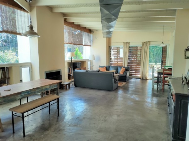 CASA DE 3 DORMITORIOS  FRENTE AL GOLF - EN VENTA