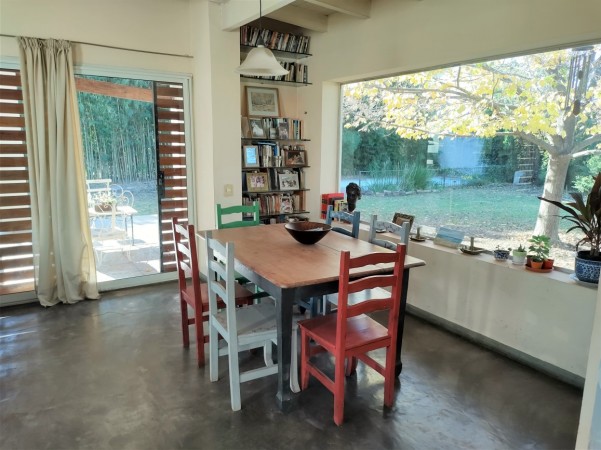 CASA DE 3 DORMITORIOS  FRENTE AL GOLF - EN VENTA