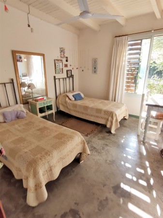CASA DE 3 DORMITORIOS  FRENTE AL GOLF - EN VENTA