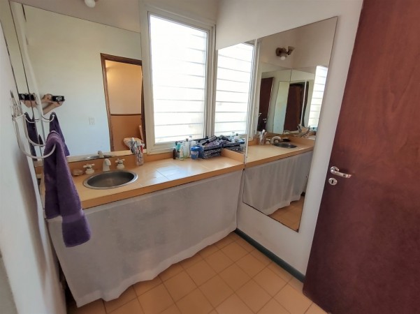 CASA DE 3 DORMITORIOS  FRENTE AL GOLF - EN VENTA