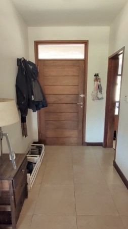 CASA DE 2 DORMITORIOS EN BARRIO RESIDENCIAL - EN VENTA
