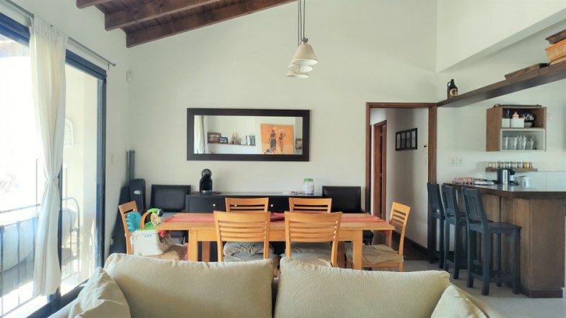 CASA DE 2 DORMITORIOS EN BARRIO RESIDENCIAL - EN VENTA