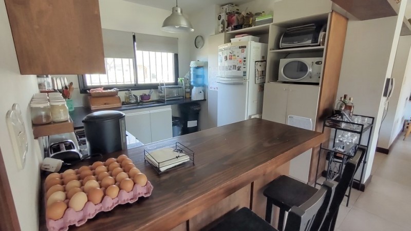 CASA DE 2 DORMITORIOS EN BARRIO RESIDENCIAL - EN VENTA