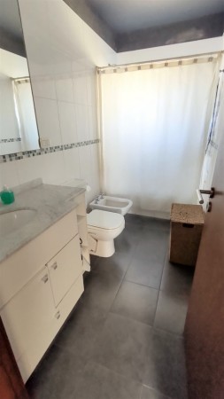 CASA DE 2 DORMITORIOS EN BARRIO RESIDENCIAL - EN VENTA
