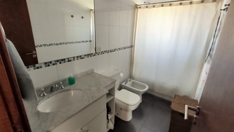 CASA DE 2 DORMITORIOS EN BARRIO RESIDENCIAL - EN VENTA