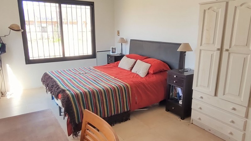 CASA DE 2 DORMITORIOS EN BARRIO RESIDENCIAL - EN VENTA