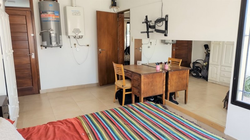 CASA DE 2 DORMITORIOS EN BARRIO RESIDENCIAL - EN VENTA