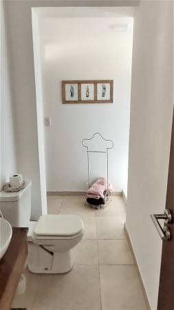 CASA DE 2 DORMITORIOS EN BARRIO RESIDENCIAL - EN VENTA
