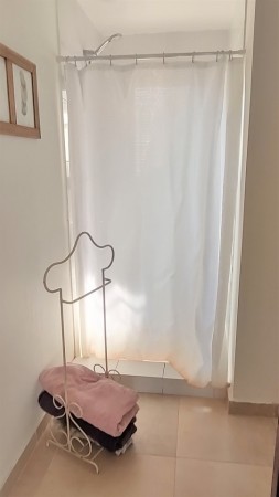 CASA DE 2 DORMITORIOS EN BARRIO RESIDENCIAL - EN VENTA