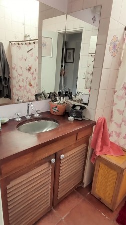 CASA DE 3 DORMITORIOS - EN UBICACION CENTRICA - EN VENTA