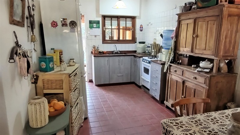 CASA DE 3 DORMITORIOS - EN UBICACION CENTRICA - EN VENTA