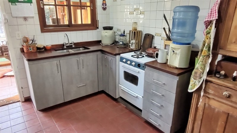 CASA DE 3 DORMITORIOS - EN UBICACION CENTRICA - EN VENTA
