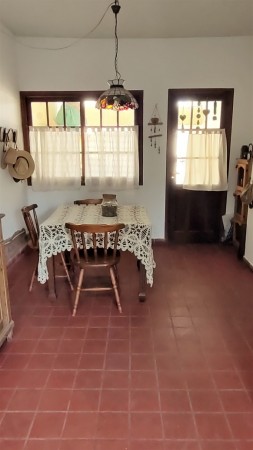 CASA DE 3 DORMITORIOS - EN UBICACION CENTRICA - EN VENTA