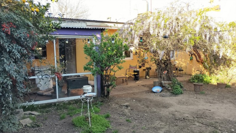 CASA DE 3 DORMITORIOS - EN UBICACION CENTRICA - EN VENTA