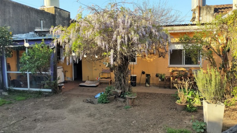 CASA DE 3 DORMITORIOS - EN UBICACION CENTRICA - EN VENTA