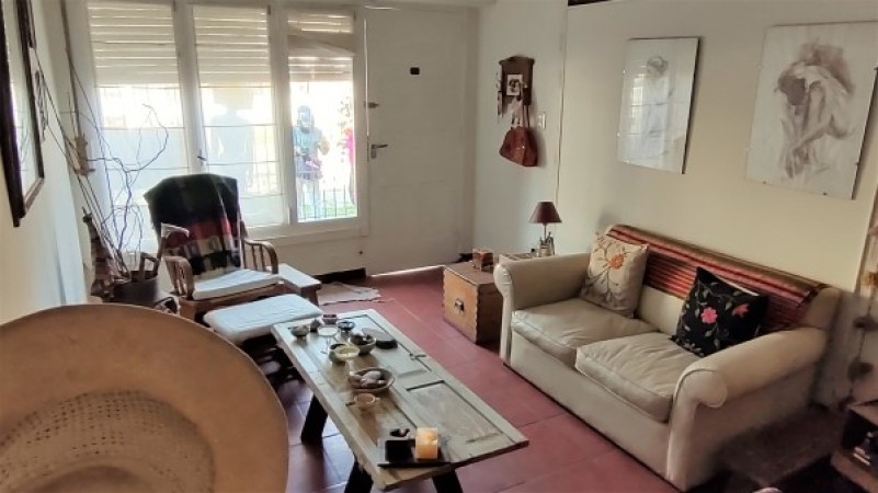 CASA DE 3 DORMITORIOS - EN UBICACION CENTRICA - EN VENTA