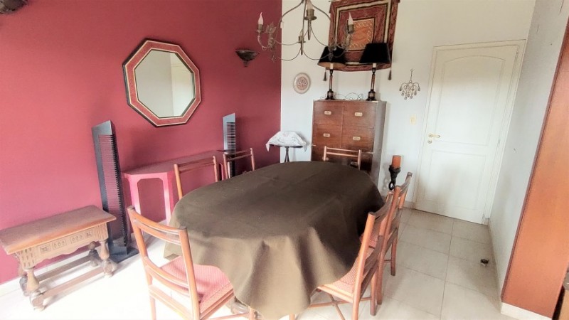 CASA DE 3 DORMITORIOS CON AMPLIO JARDIN - EN VENTA