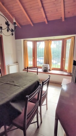 CASA DE 3 DORMITORIOS CON AMPLIO JARDIN - EN VENTA