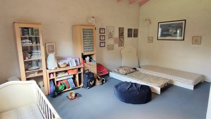 CASA DE 3 DORMITORIOS CON AMPLIO JARDIN - EN VENTA