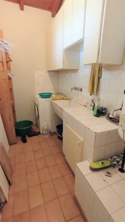 CASA DE 3 DORMITORIOS CON AMPLIO JARDIN - EN VENTA