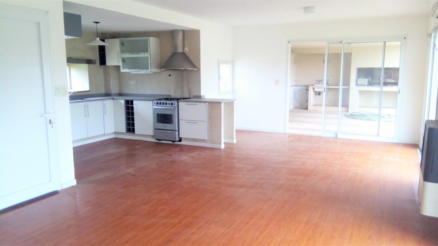CASA DE 4 DORMITORIOS A METROS DEL GOLF