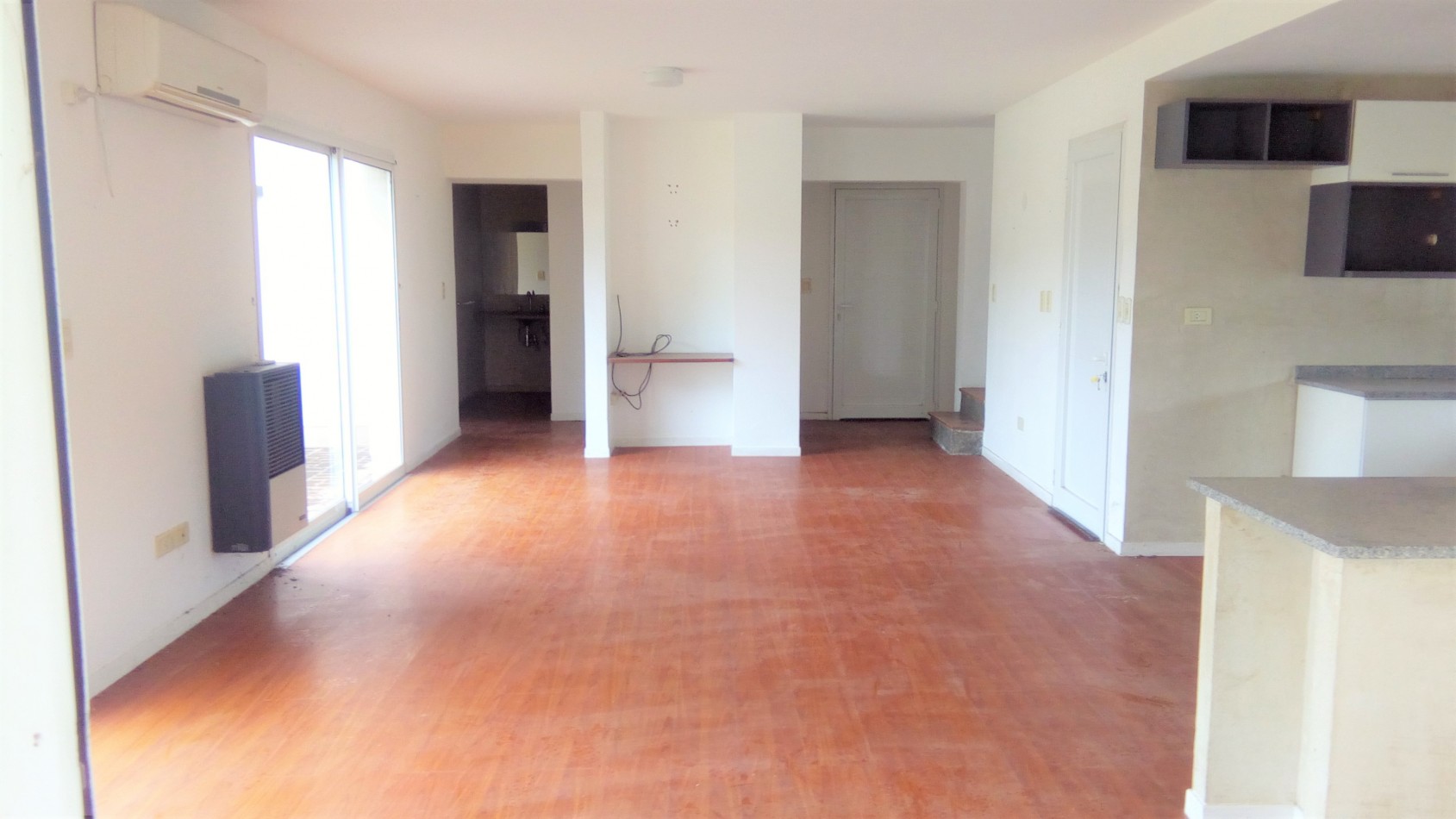 CASA DE 4 DORMITORIOS A METROS DEL GOLF