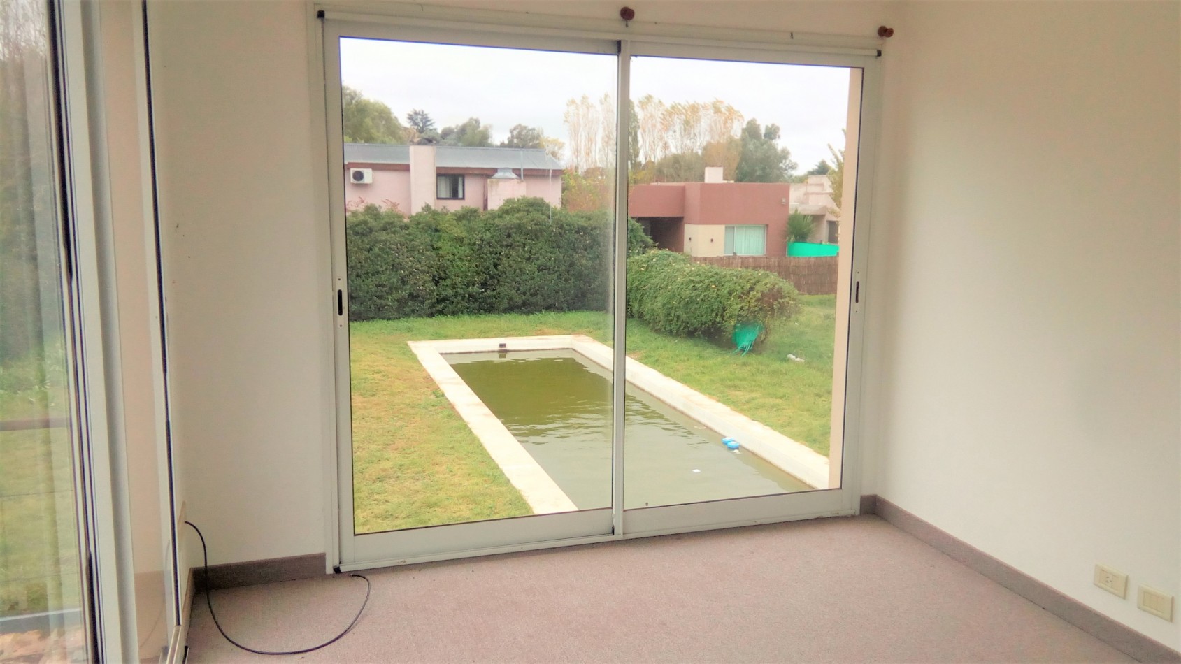 CASA DE 4 DORMITORIOS A METROS DEL GOLF
