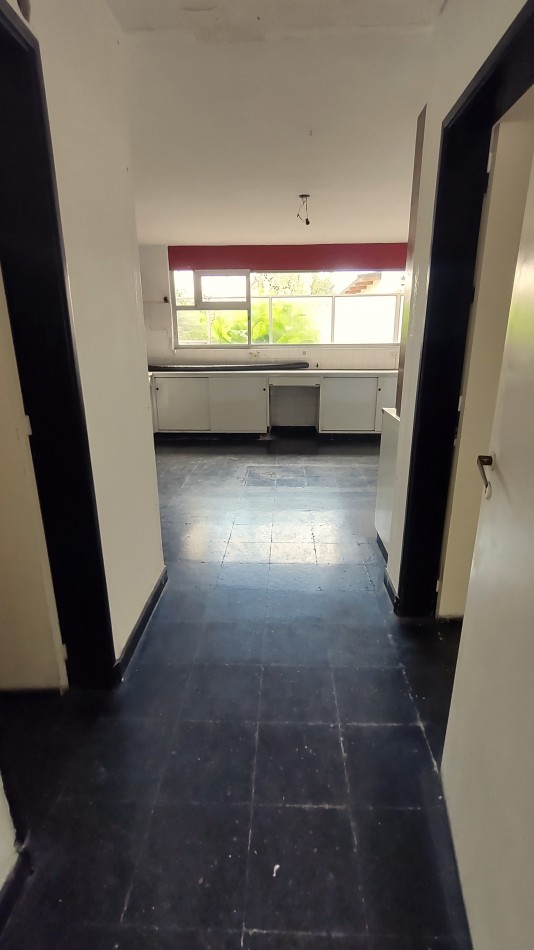 LOCAL CENTRICO PARA USO COMERCIAL, CONSULTORIO, ESTUDIO, OFICINA