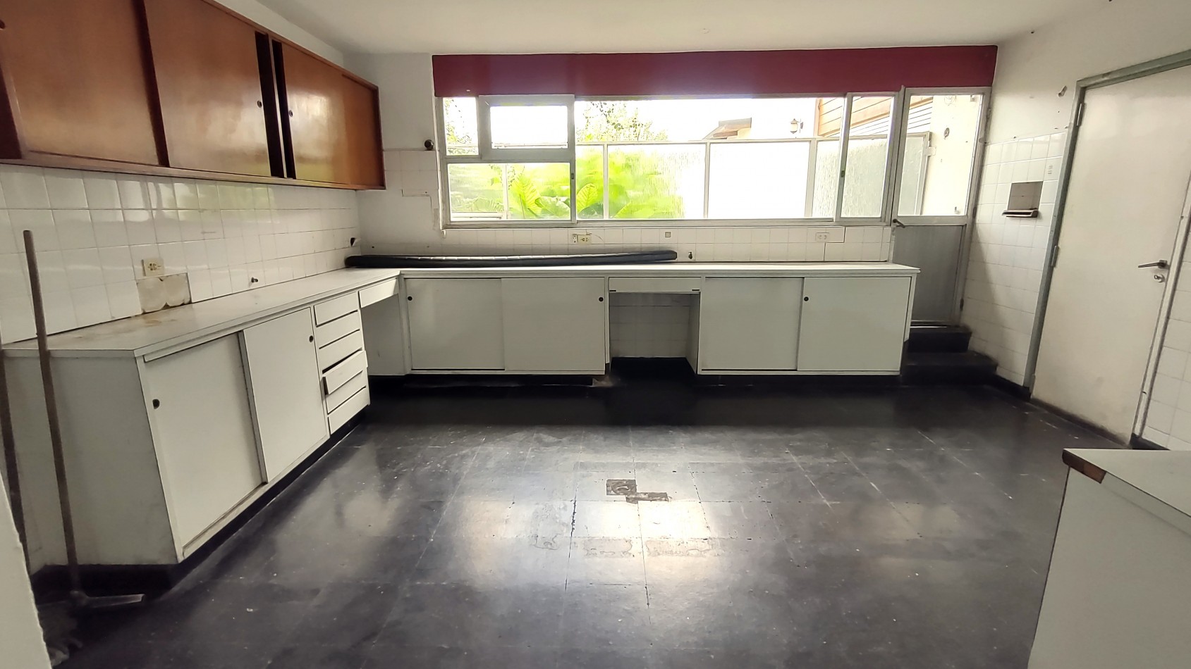 LOCAL CENTRICO PARA USO COMERCIAL, CONSULTORIO, ESTUDIO, OFICINA