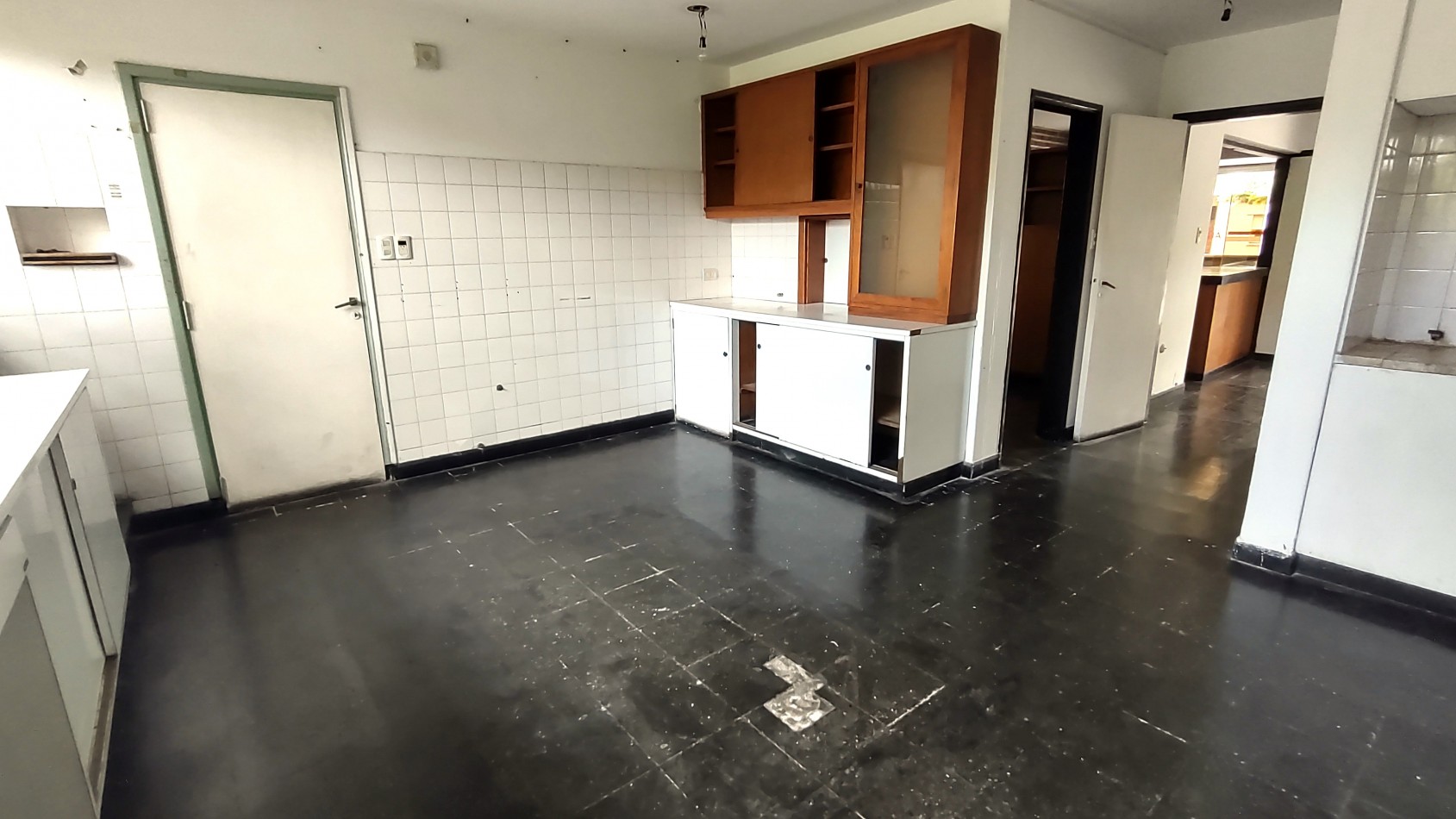 LOCAL CENTRICO PARA USO COMERCIAL, CONSULTORIO, ESTUDIO, OFICINA