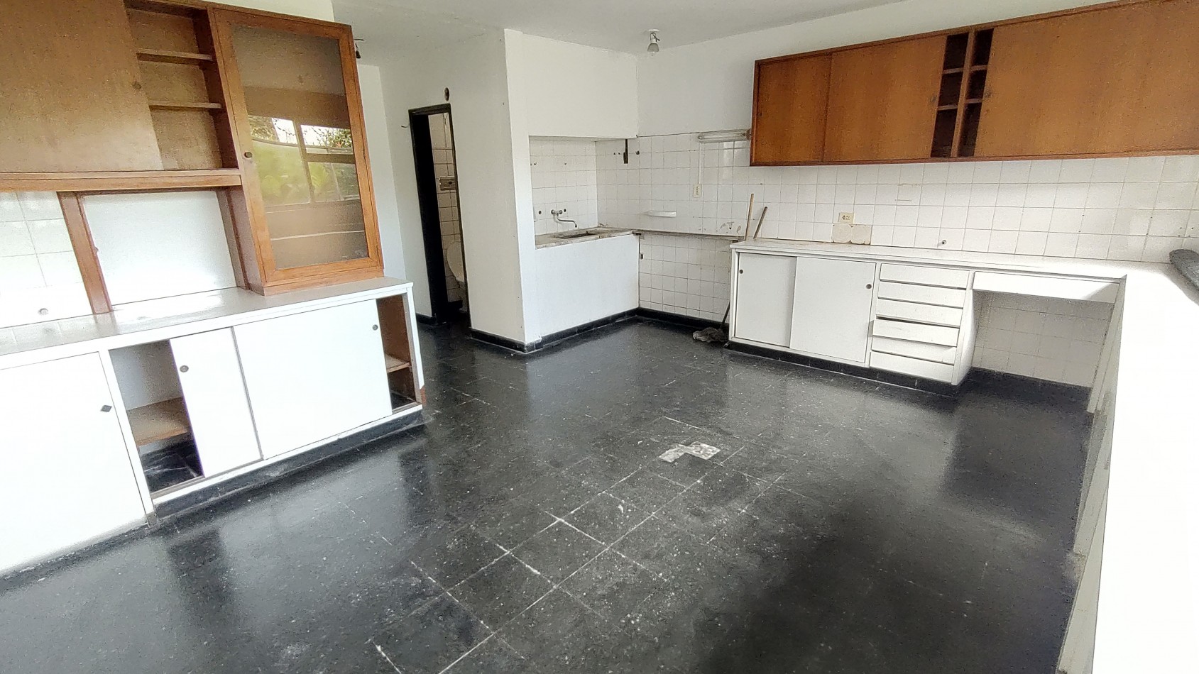 LOCAL CENTRICO PARA USO COMERCIAL, CONSULTORIO, ESTUDIO, OFICINA