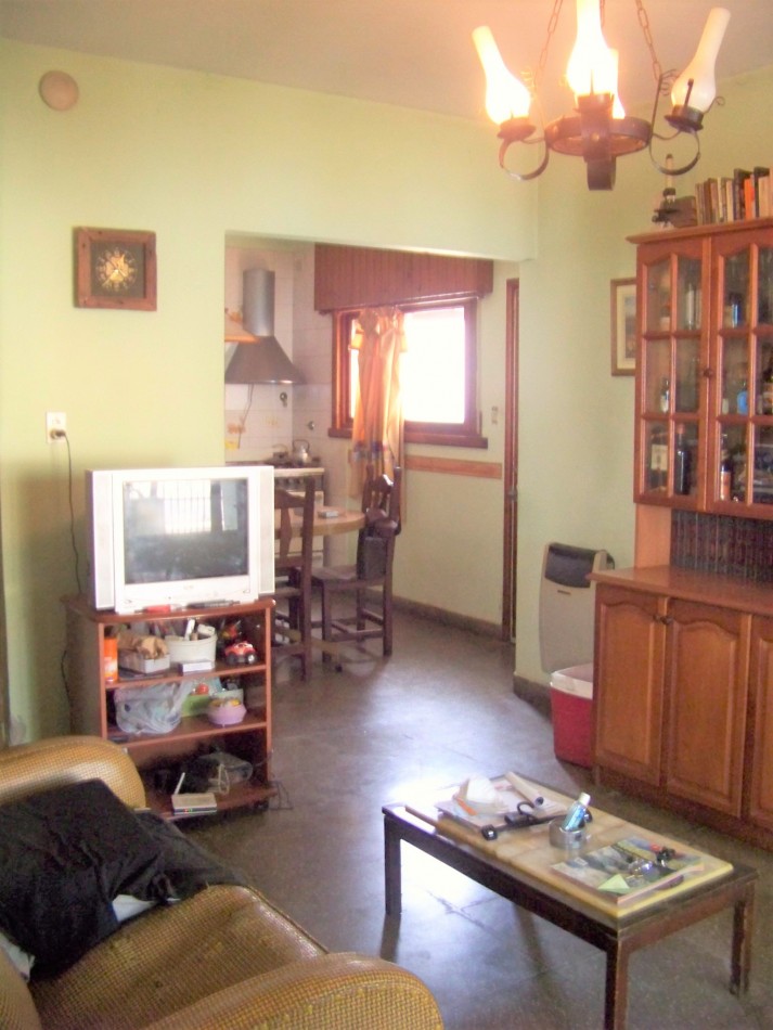 CASA DE 3 DORMITORIOS CON GALPON