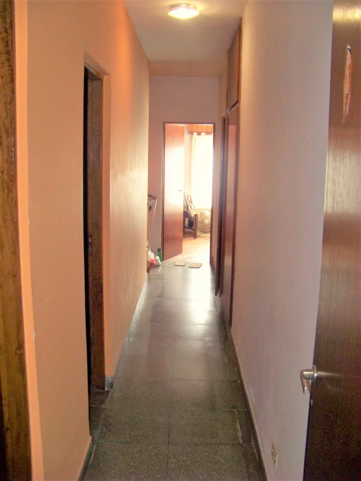 CASA DE 3 DORMITORIOS CON GALPON