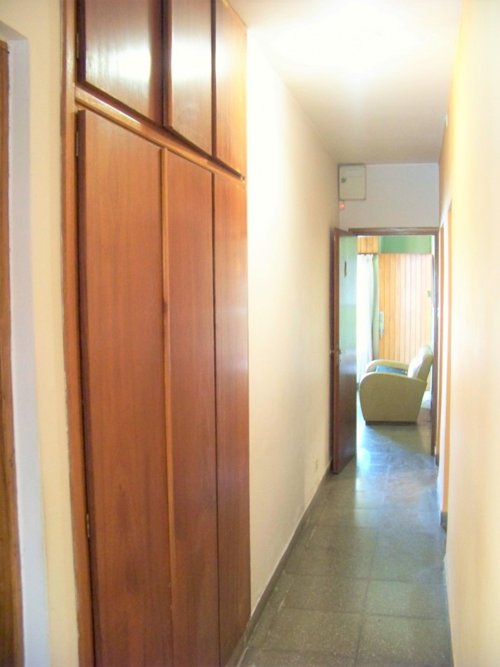 CASA DE 3 DORMITORIOS CON GALPON