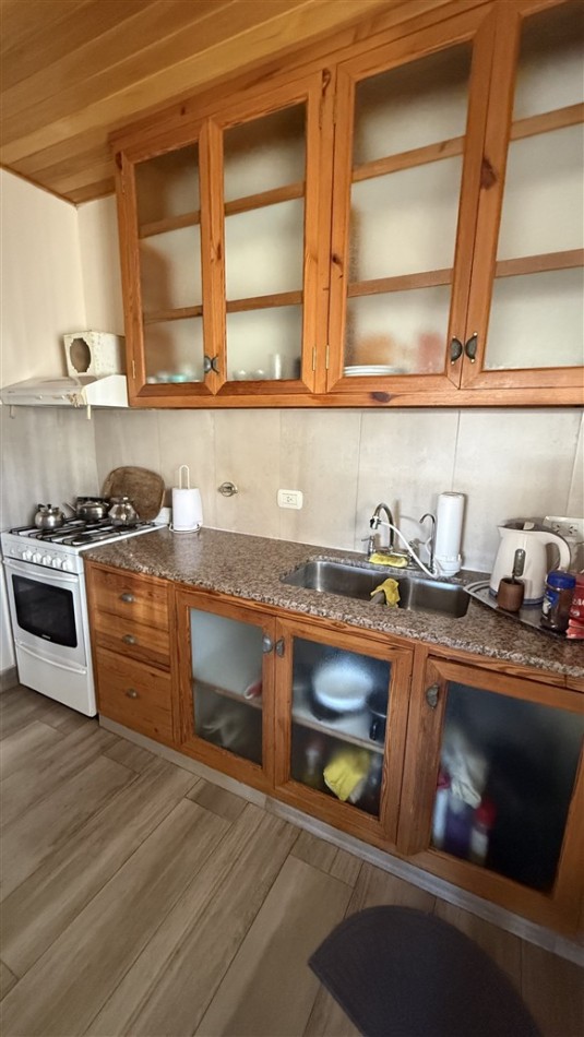 DEPARTAMENTO DE 1 DORMITORIO - CON PATIO Y COCHERA