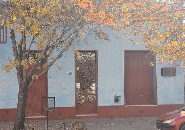 CASA ANTIGUA EN ZONA CENTRICA - EN VENTA