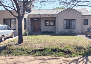CASA DE 2 DORMITORIOS EN BARRIO RESIDENCIAL - EN VENTA