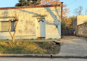 CASA de 2 DORMITORIOS para RECICLAR - EN VENTA